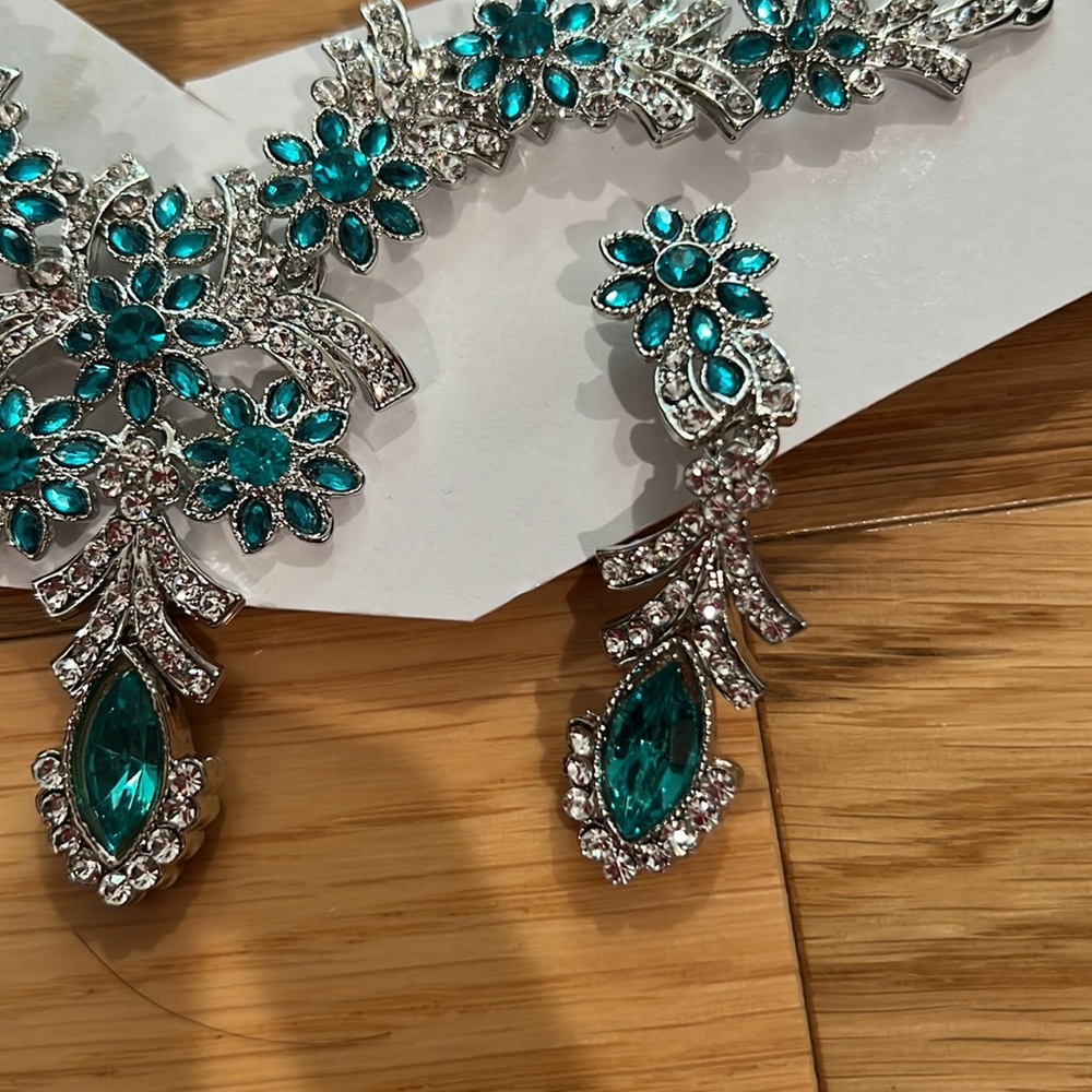 3 piece matching Jewelry set - Picture 3 of 4
